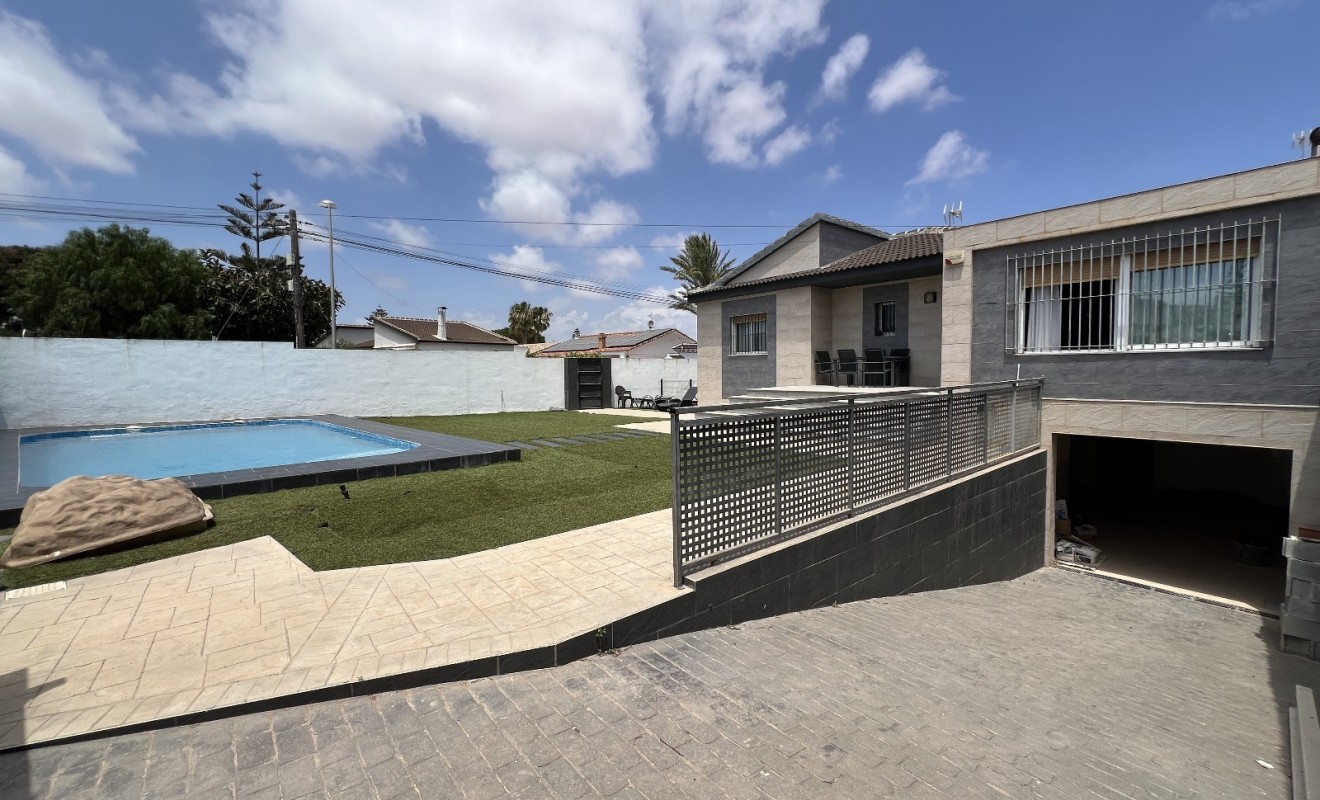 Wederverkoop - semi_detached_house - Torrevieja - Costa Blanca Sur