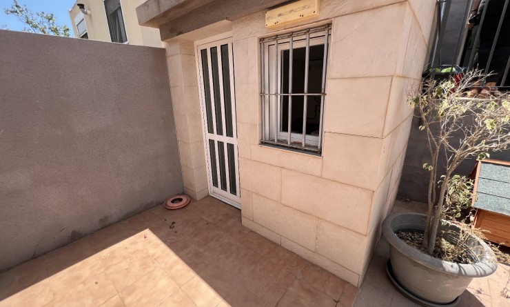 Wederverkoop - semi_detached_house - Torrevieja - Costa Blanca Sur