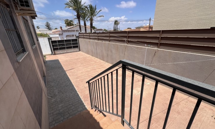 Wederverkoop - semi_detached_house - Torrevieja - Costa Blanca Sur