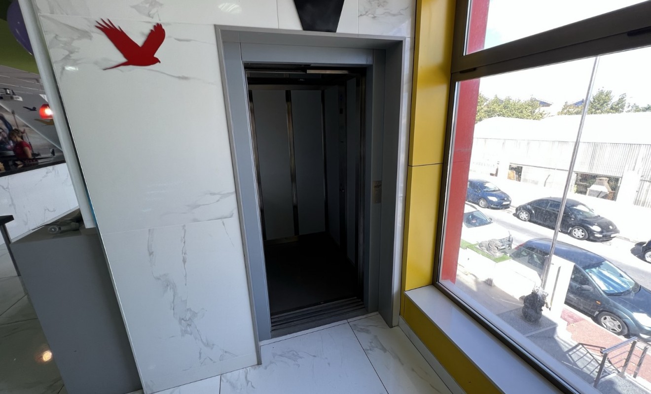 Sale - commercial_building - Torrevieja - Costa Blanca Sur