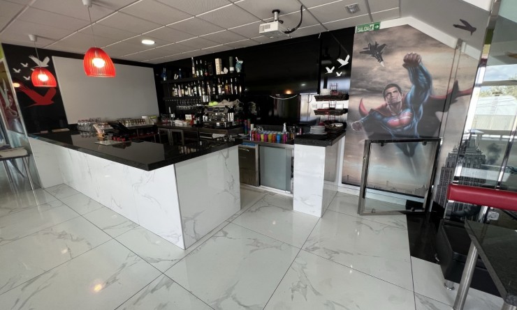 Sale - commercial_building - Torrevieja - Costa Blanca Sur