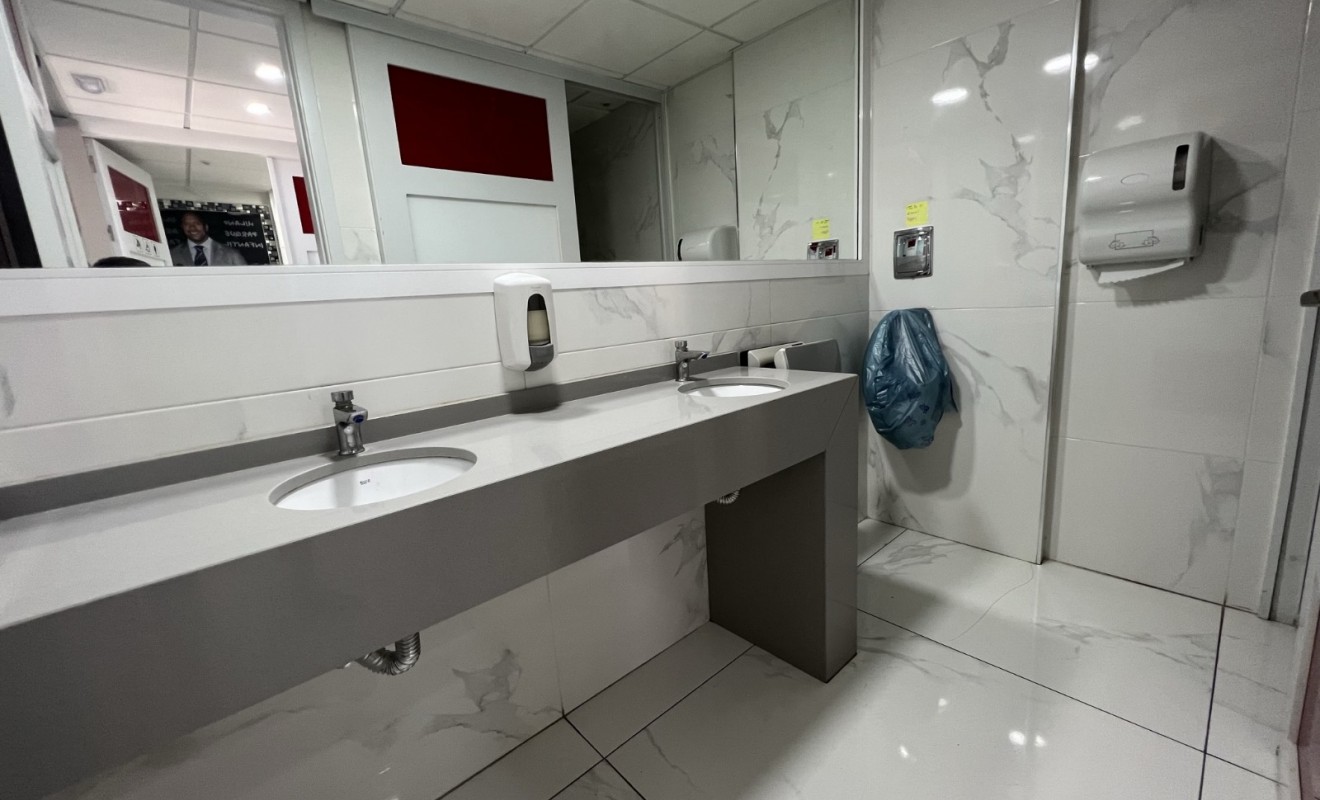 Sale - commercial_building - Torrevieja - Costa Blanca Sur