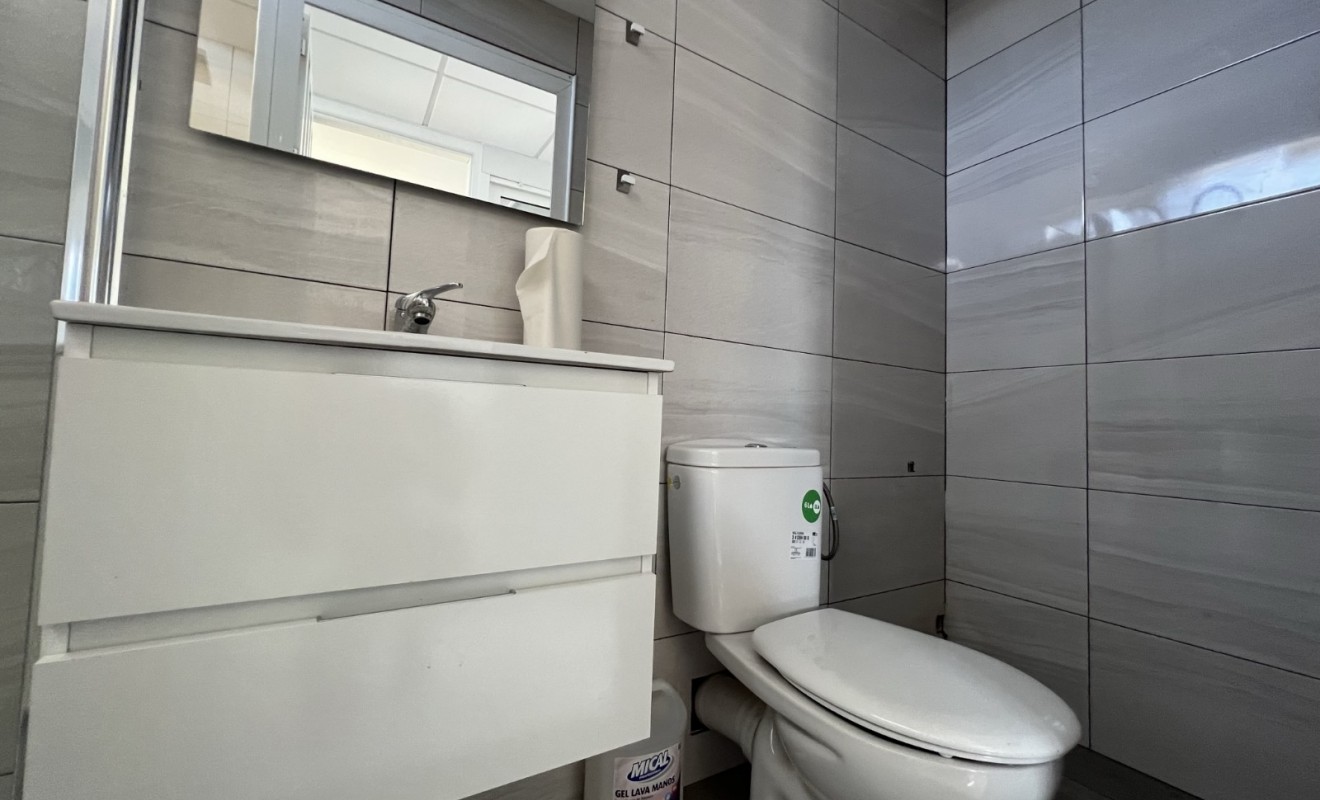 Sale - commercial_building - Torrevieja - Costa Blanca Sur