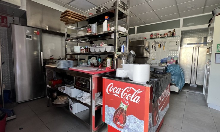 Sale - commercial_building - Torrevieja - Costa Blanca Sur