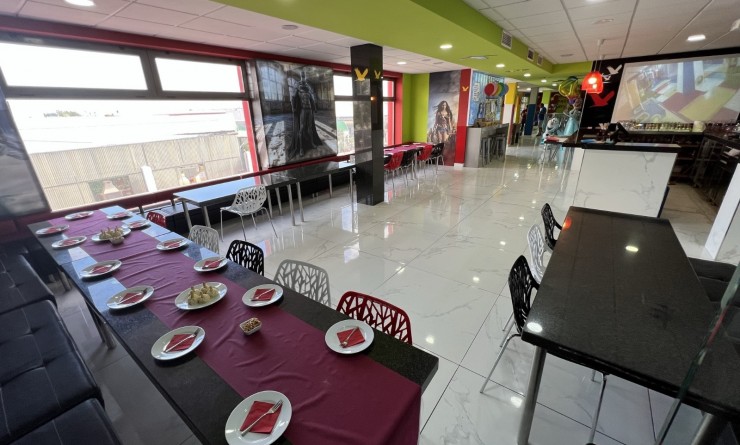 Sale - commercial_building - Torrevieja - Costa Blanca Sur