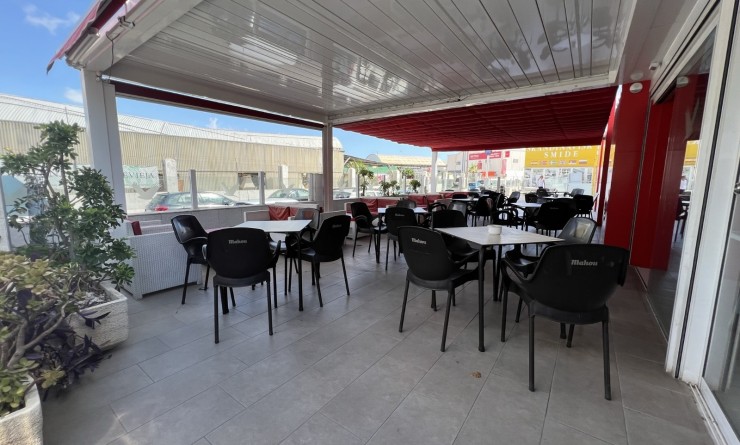 Sale - commercial_building - Torrevieja - Costa Blanca Sur