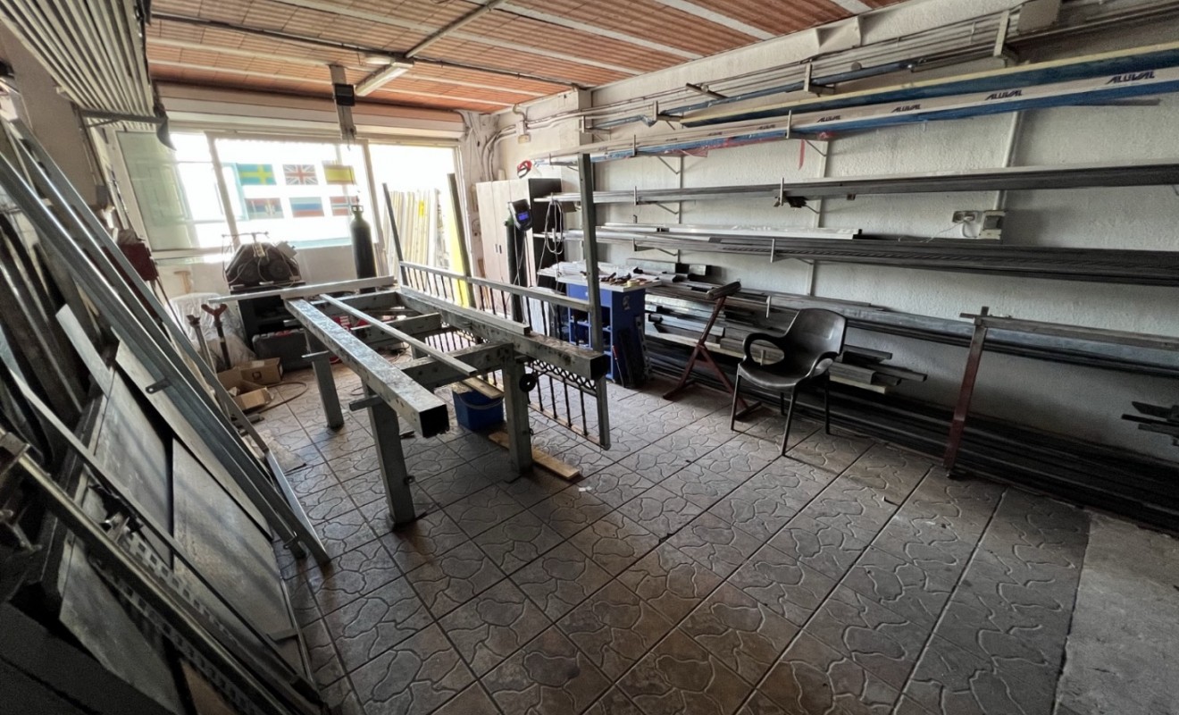 Sale - commercial_building - Torrevieja - Costa Blanca Sur