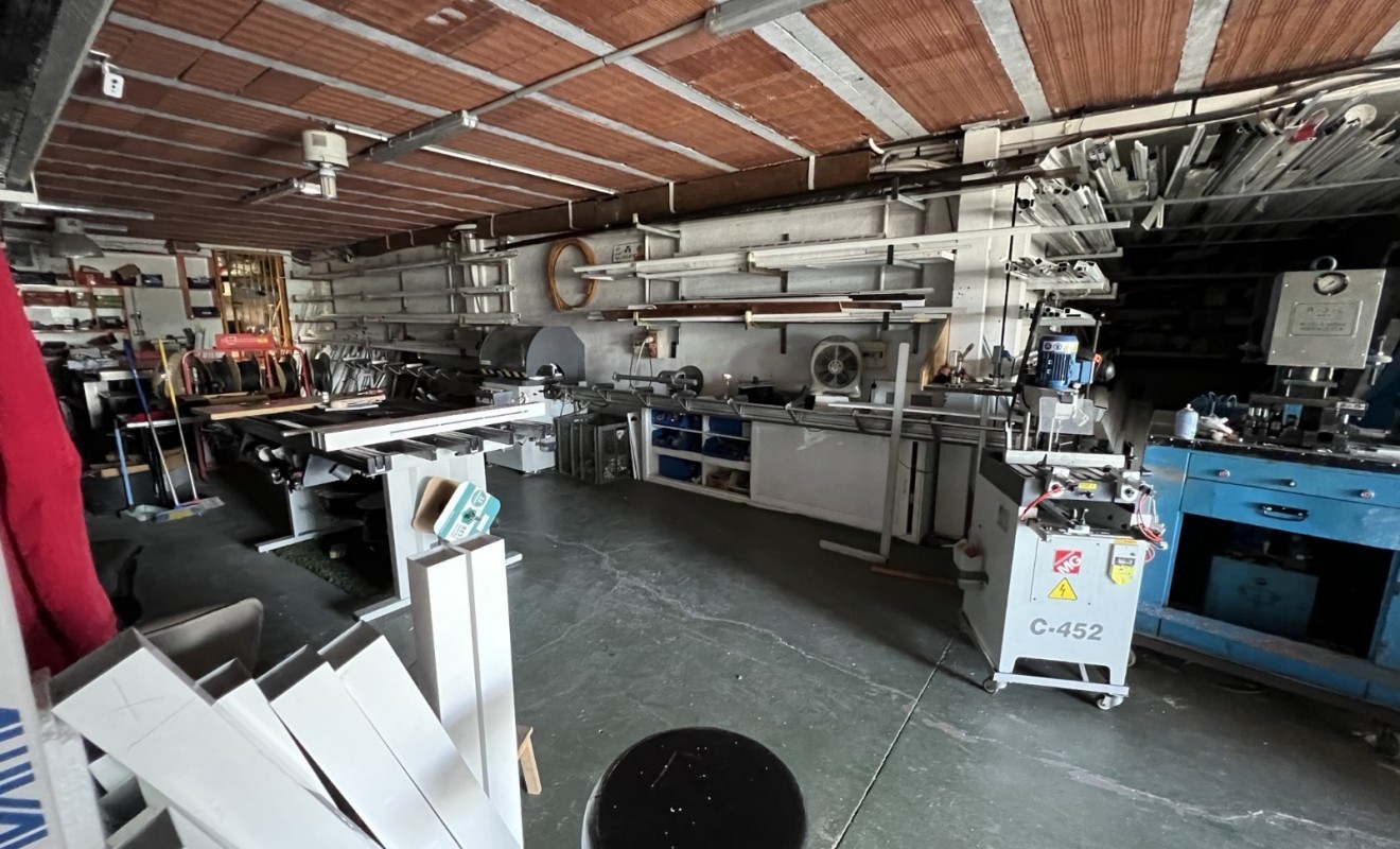 Sale - commercial_building - Torrevieja - Costa Blanca Sur