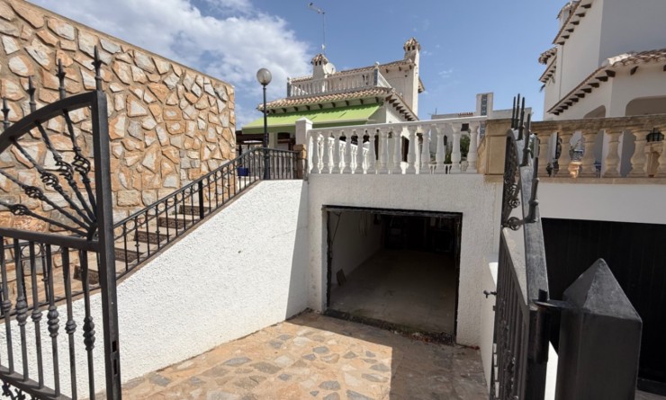 Sale - detached_house - Orihuela - Costa Blanca Sur