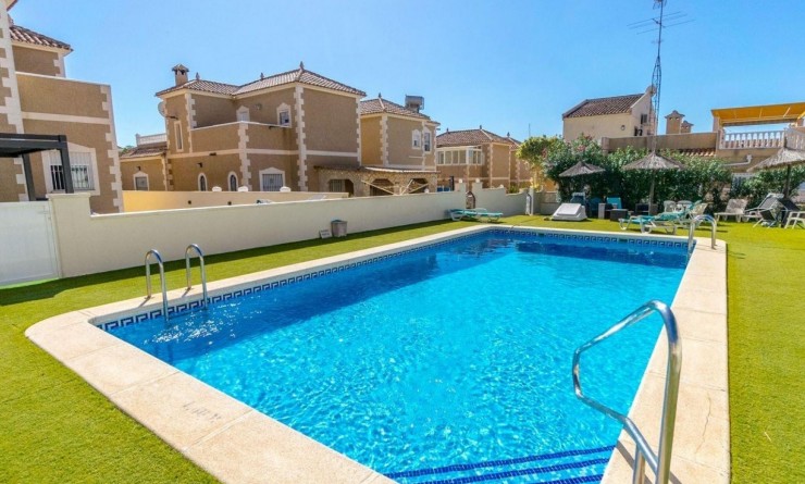 Wederverkoop - Detached villa - Orihuela Costa - Villamartín
