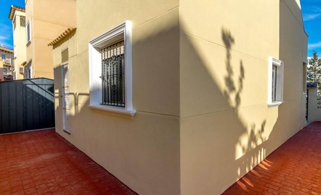 Wederverkoop - Detached villa - Orihuela Costa - Villamartín