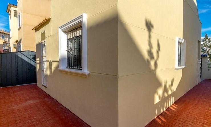 Wederverkoop - Detached villa - Orihuela Costa - Villamartín