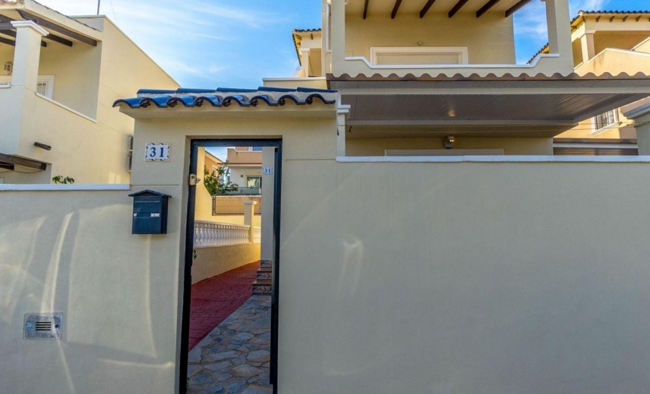 Wederverkoop - Detached villa - Orihuela Costa - Villamartín