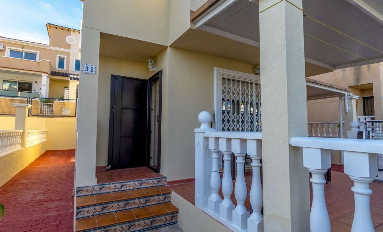 Wederverkoop - Detached villa - Orihuela Costa - Villamartín