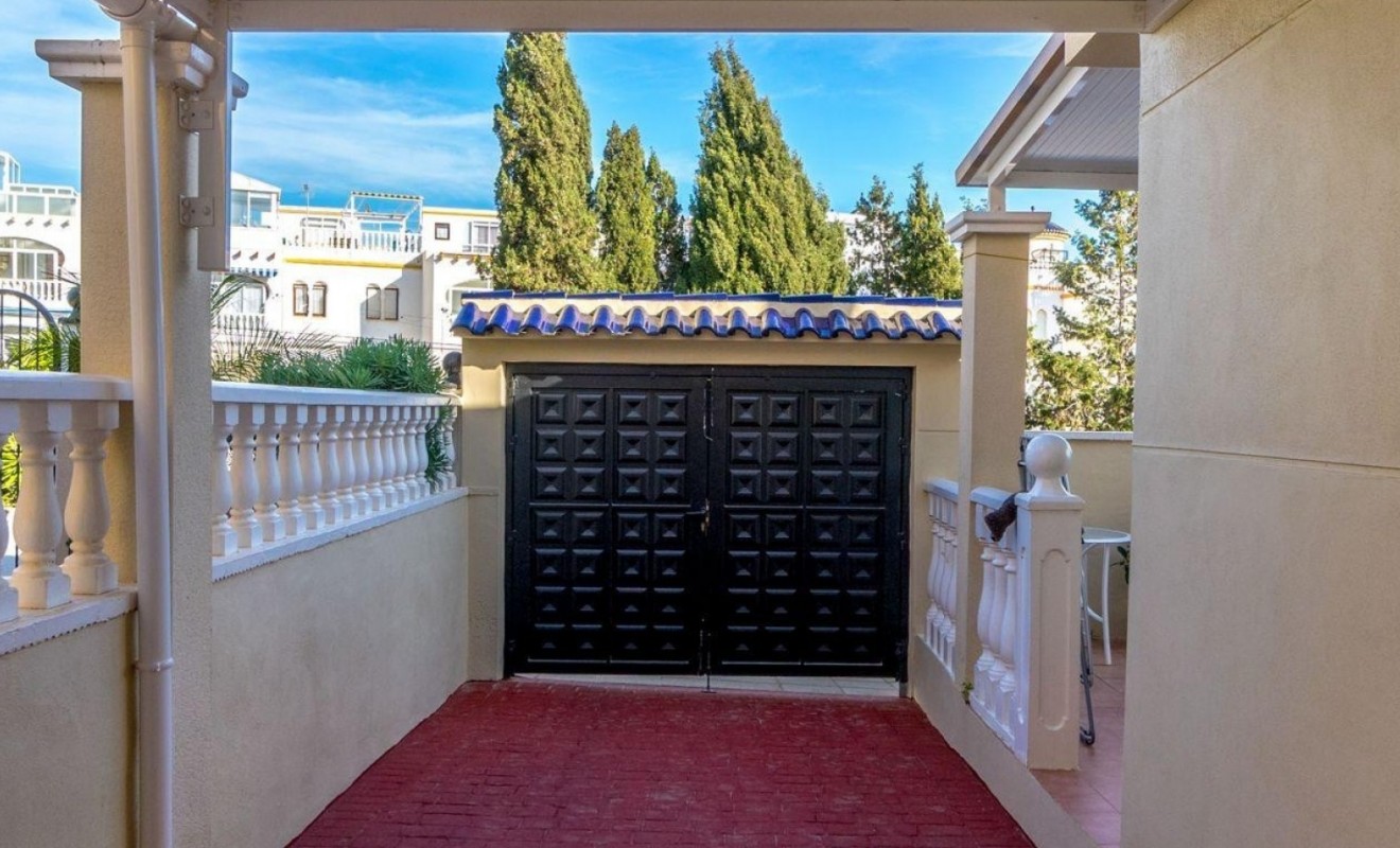 Wederverkoop - Detached villa - Orihuela Costa - Villamartín