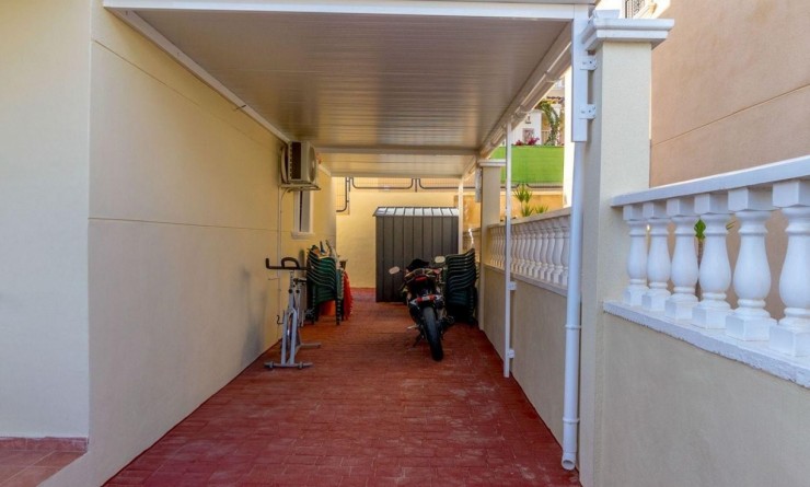 Wederverkoop - Detached villa - Orihuela Costa - Villamartín