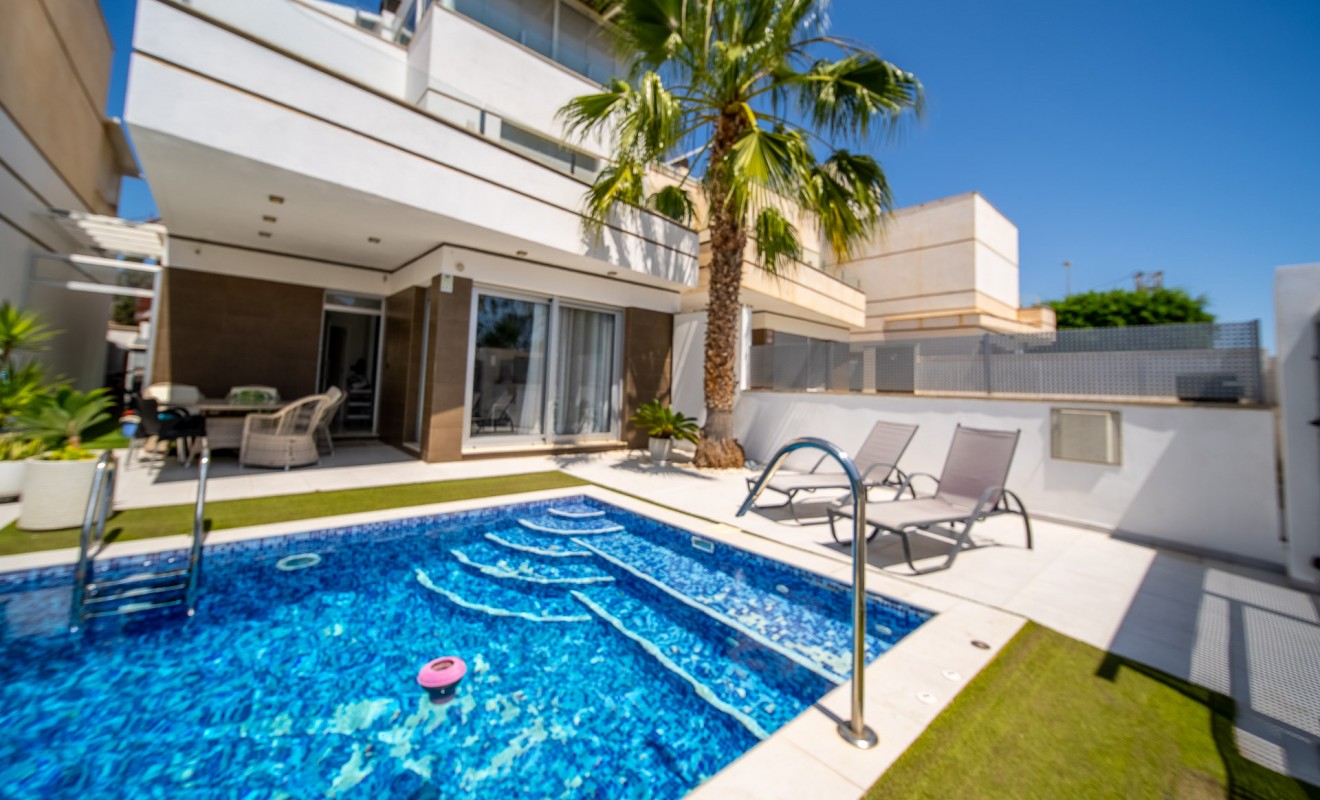 Sale - Villa - Orihuela Costa - Lomas de Cabo Roig