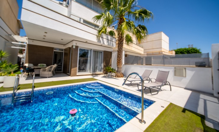 Sale - Villa - Orihuela Costa - Lomas de Cabo Roig