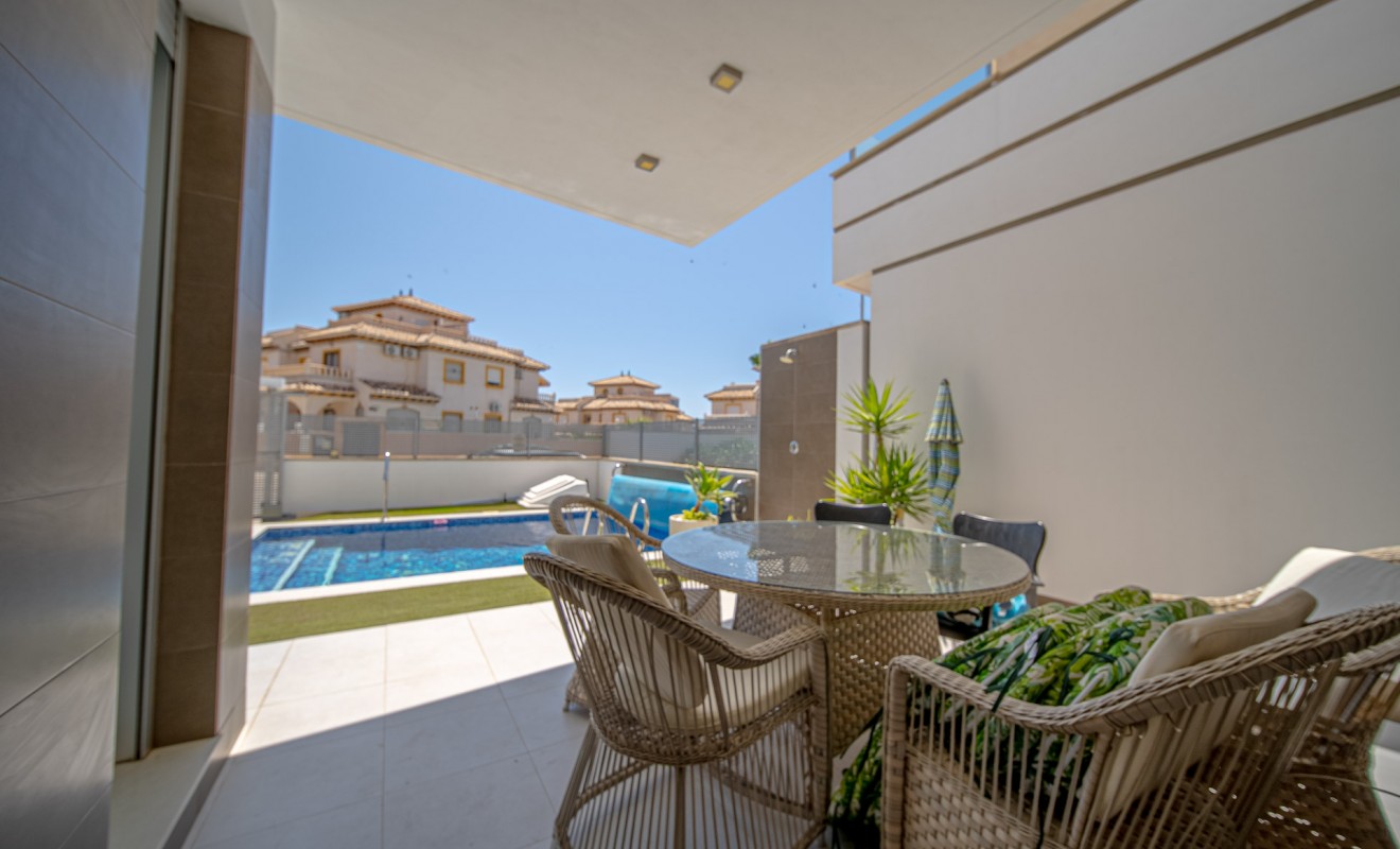 Sale - Villa - Orihuela Costa - Lomas de Cabo Roig