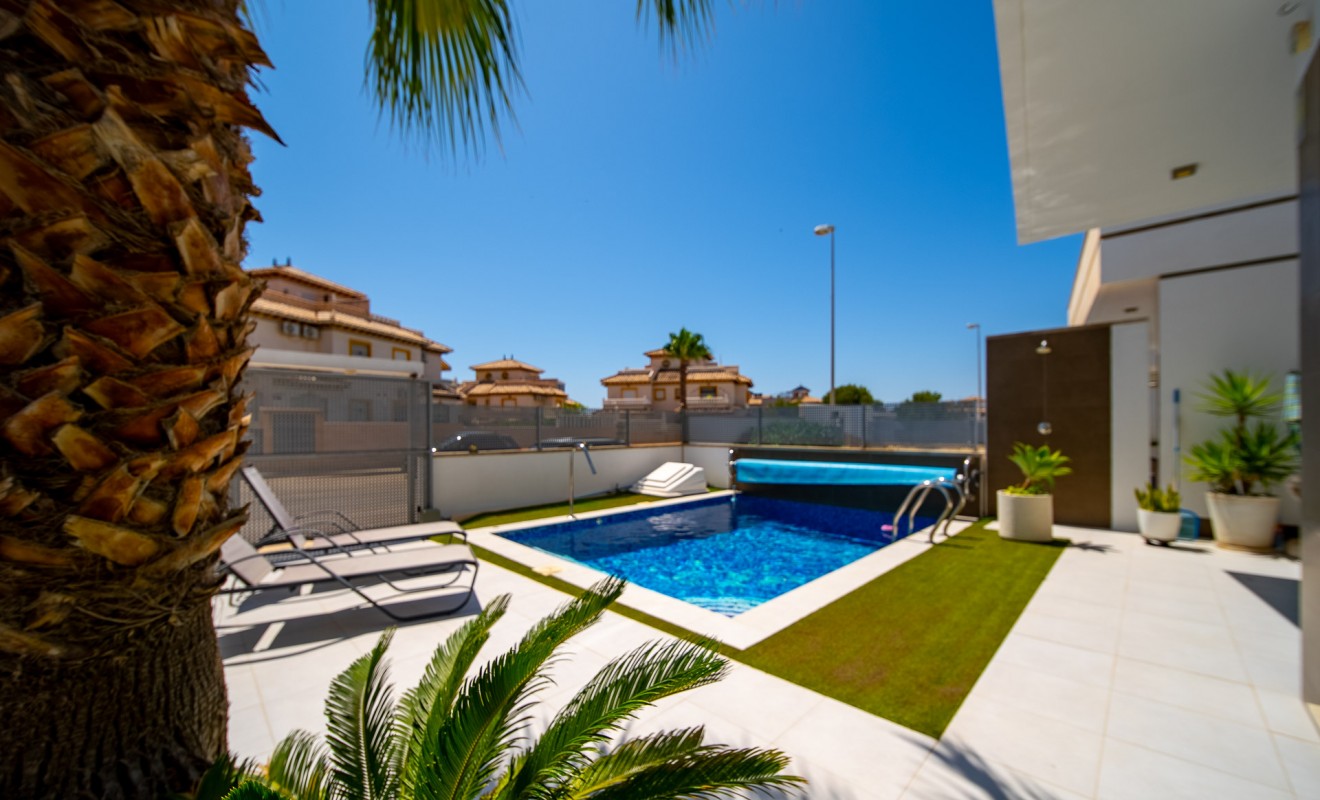 Sale - Villa - Orihuela Costa - Lomas de Cabo Roig