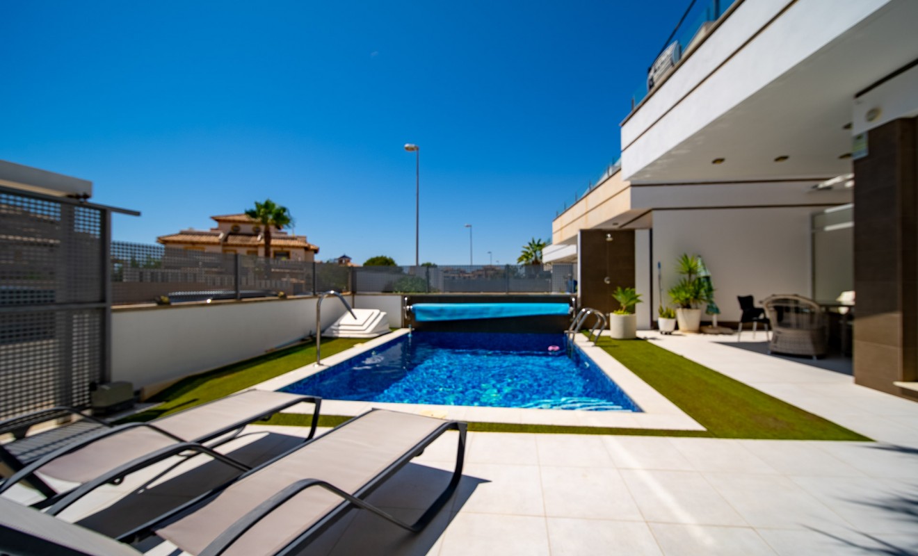 Sale - Villa - Orihuela Costa - Lomas de Cabo Roig