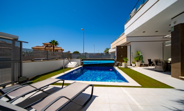 Sale - Villa - Orihuela Costa - Lomas de Cabo Roig