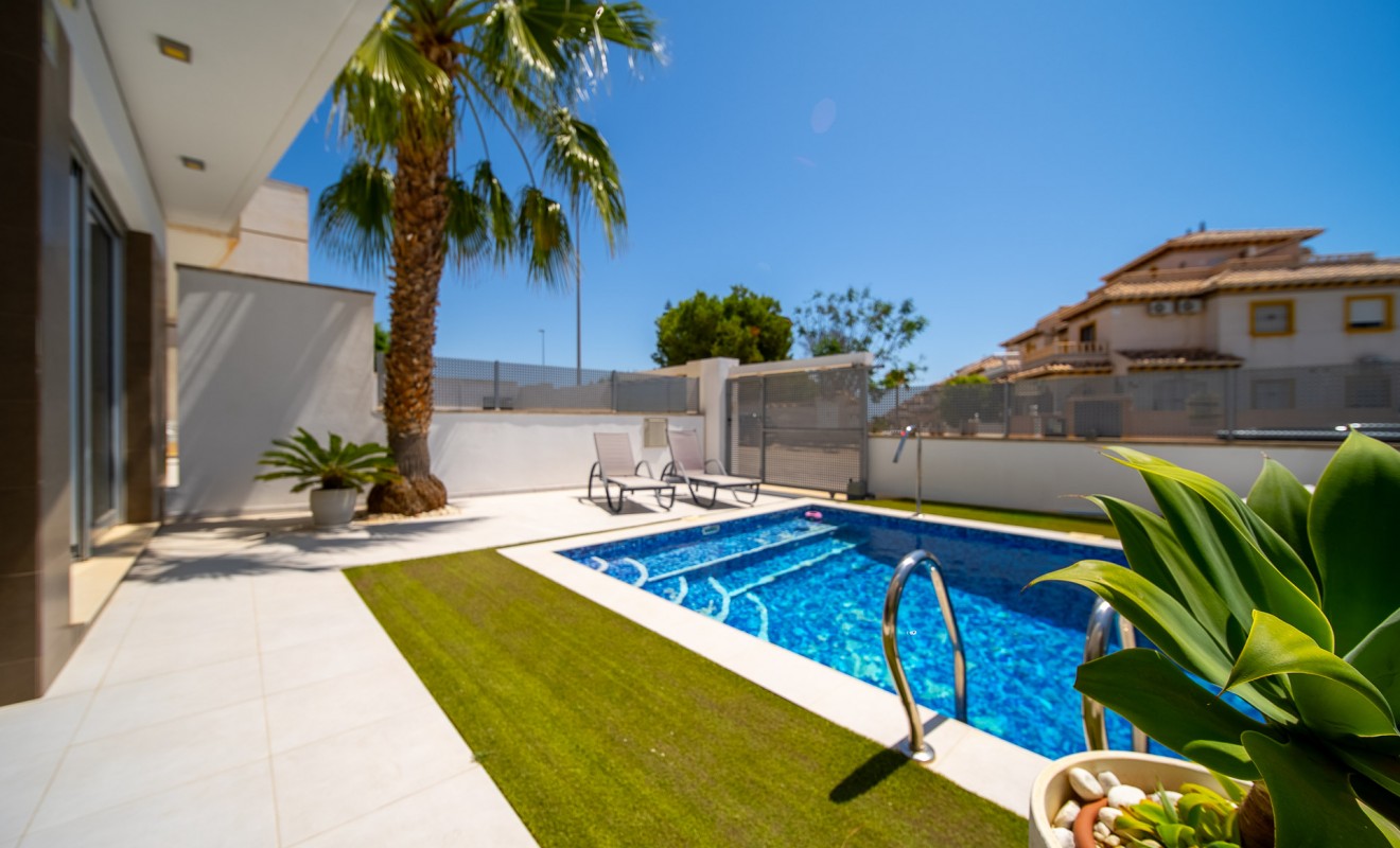Sale - Villa - Orihuela Costa - Lomas de Cabo Roig