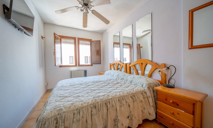 Sale - Casa de Pueblo - Torrevieja - La Mata