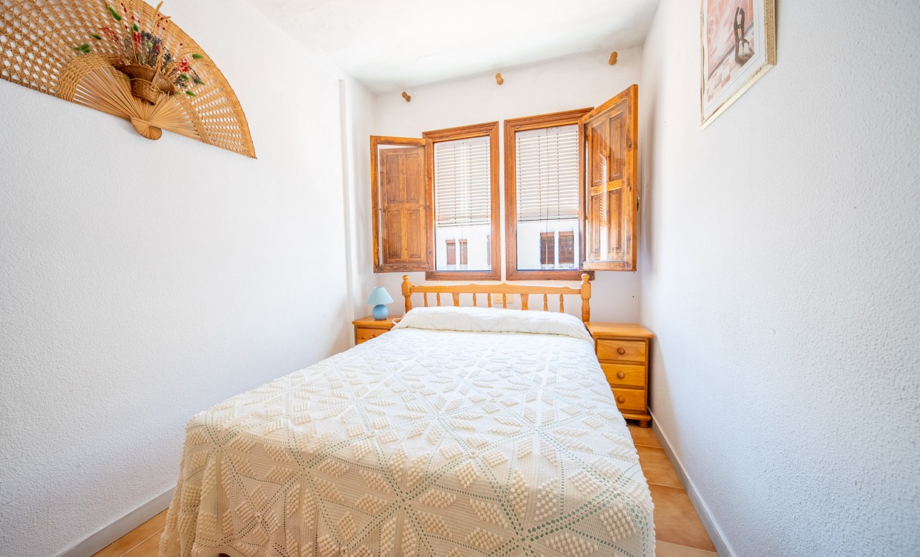 Sale - Casa de Pueblo - Torrevieja - La Mata