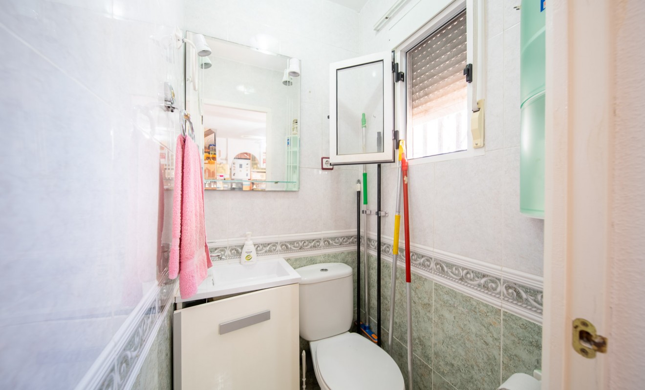 Sale - Casa de Pueblo - Torrevieja - La Mata