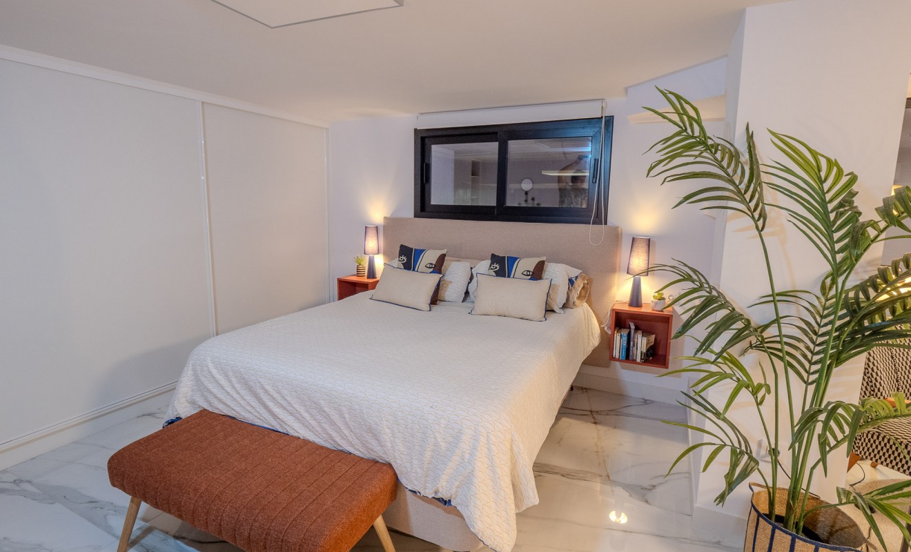 Sale - Villa - Orihuela Costa - Las Colinas Golf