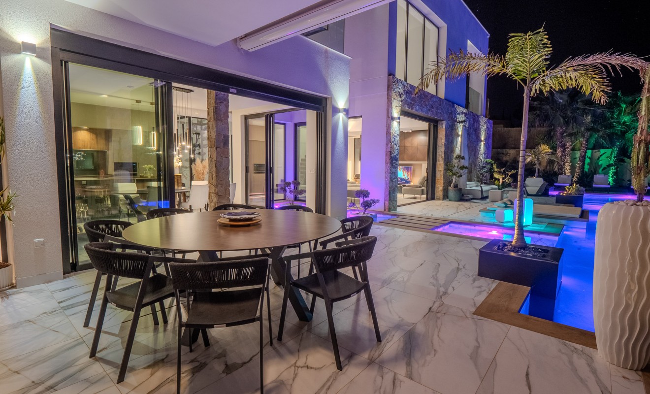 Sale - Villa - Orihuela Costa - Las Colinas Golf