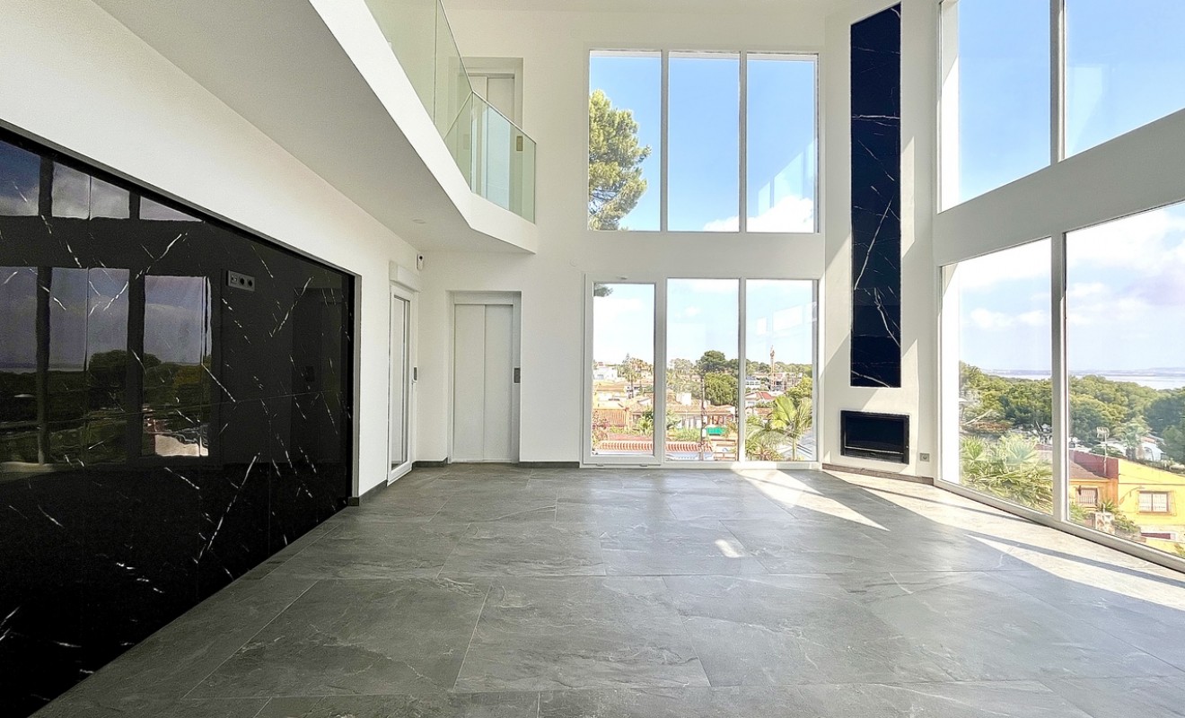 Sale - Villa - Los Balcones