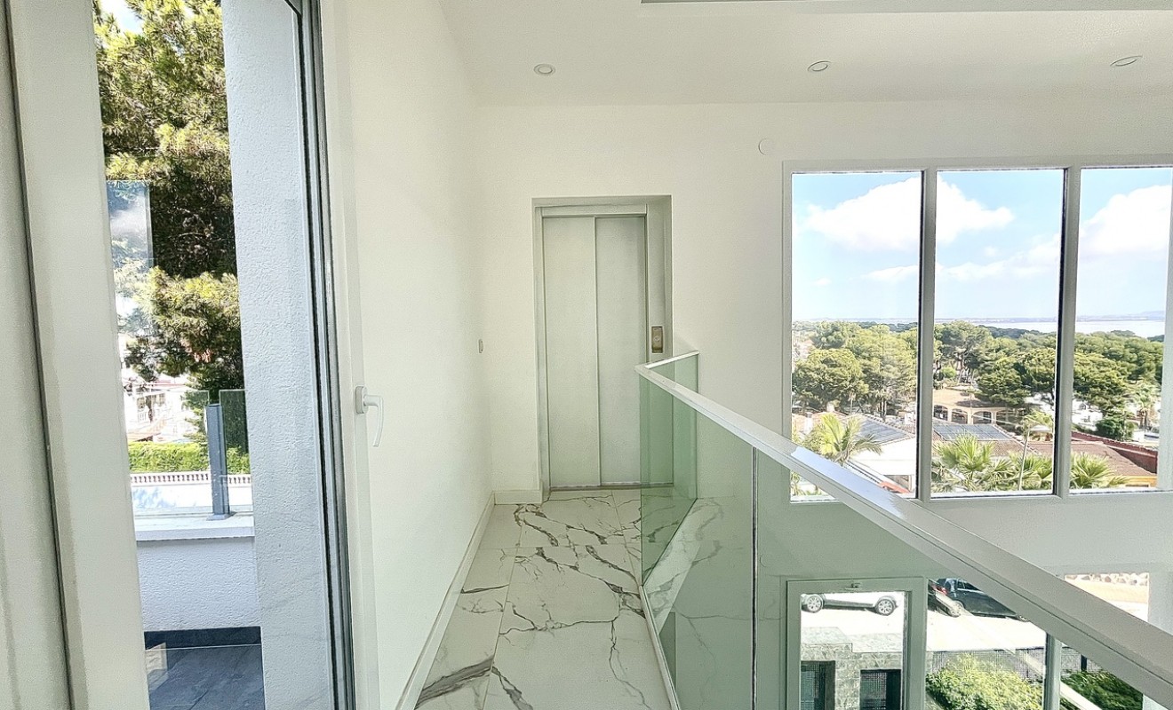 Sale - Villa - Los Balcones