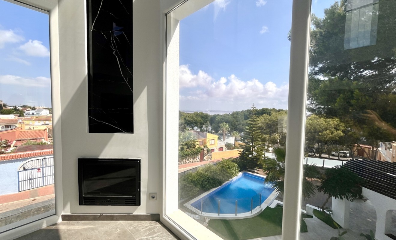 Sale - Villa - Los Balcones