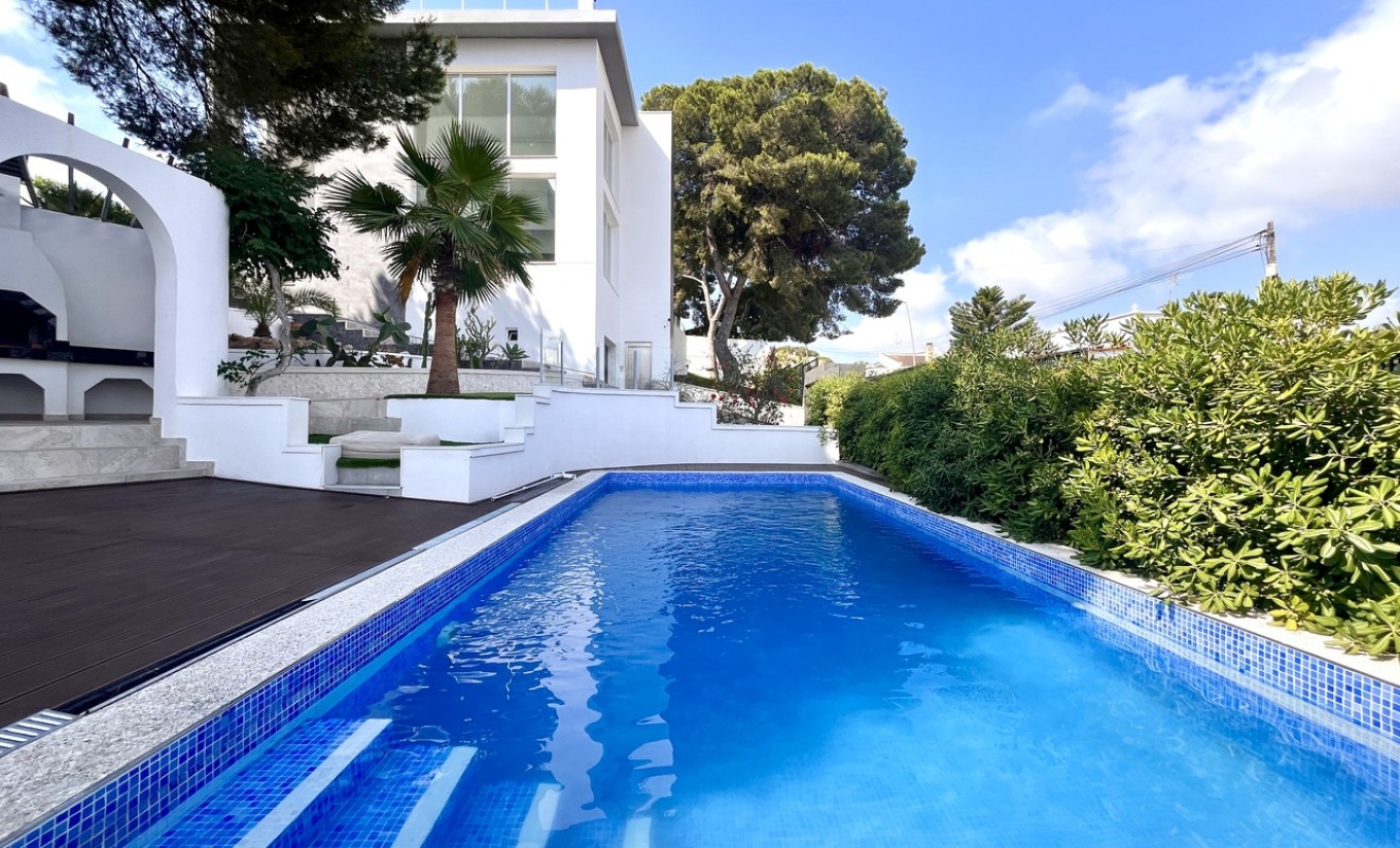 Sale - Villa - Los Balcones