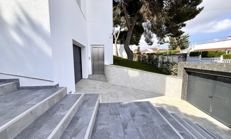 Sale - Villa - Los Balcones