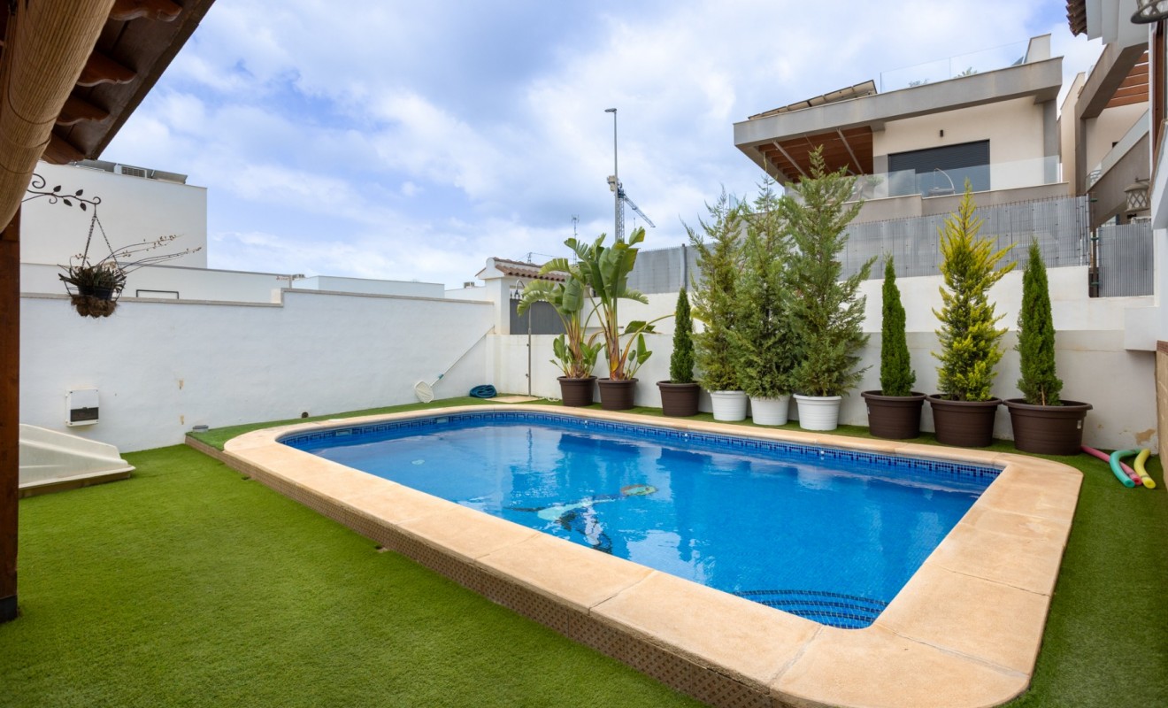 Sale - Detached villa - Los Montesinos - La herrada