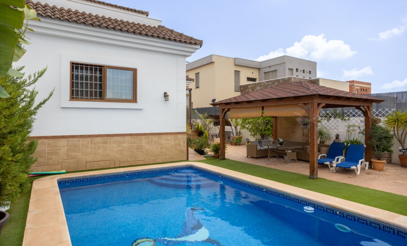 Sale - Detached villa - Los Montesinos - La herrada