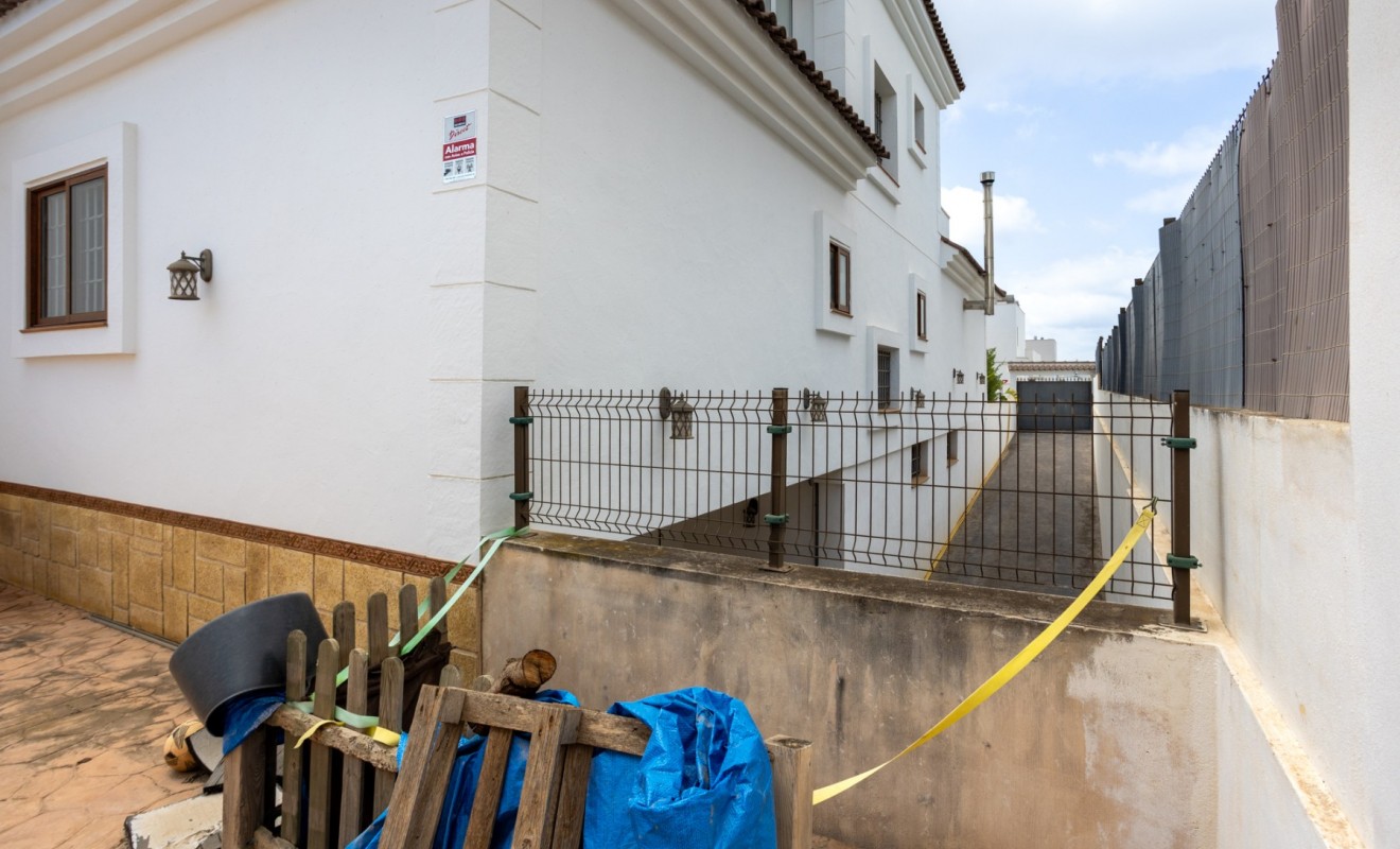 Sale - Detached villa - Los Montesinos - La herrada