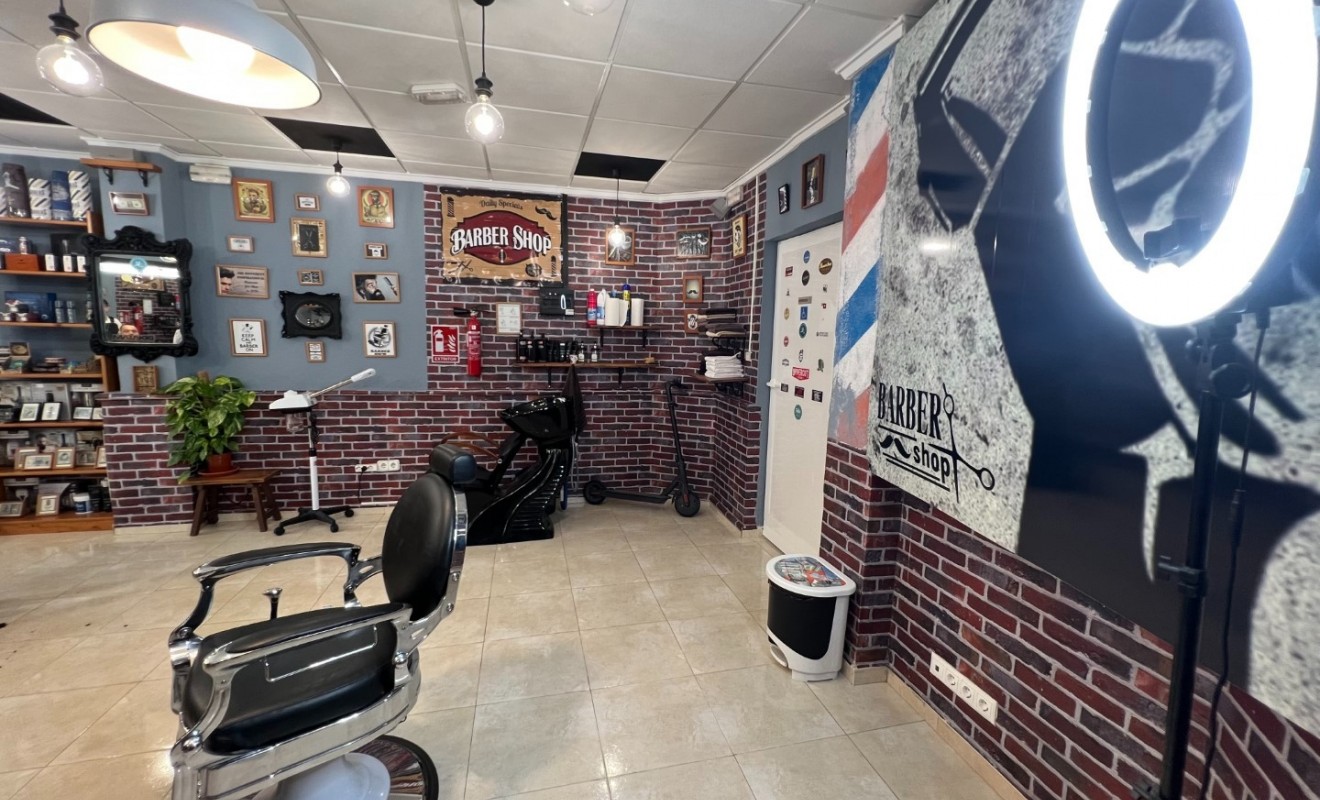 Revente - Commercial Unit - Guardamar del Segura