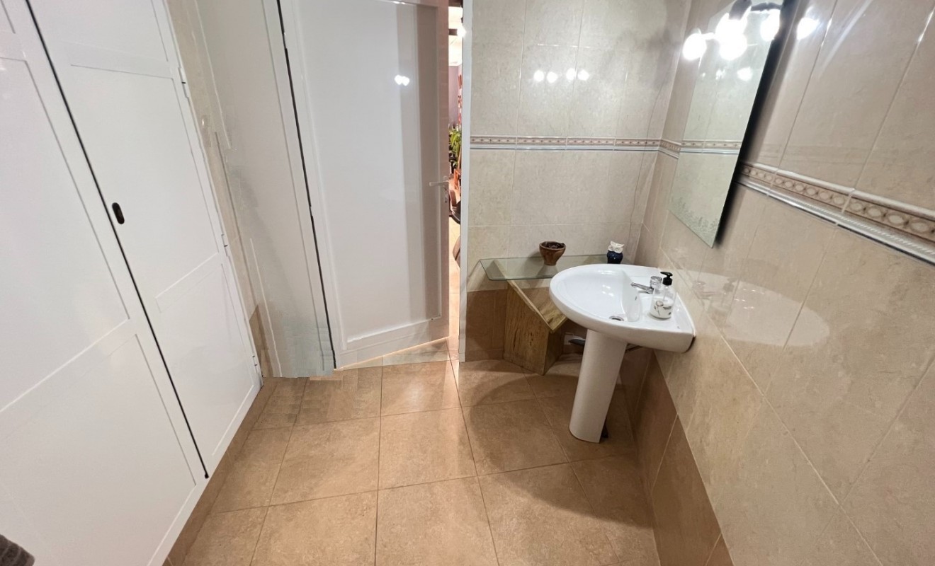 Revente - Commercial Unit - Guardamar del Segura