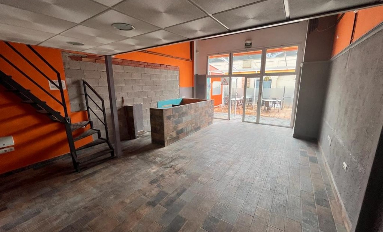 Sale - Commercial - Algorfa - La Finca Golf Resort