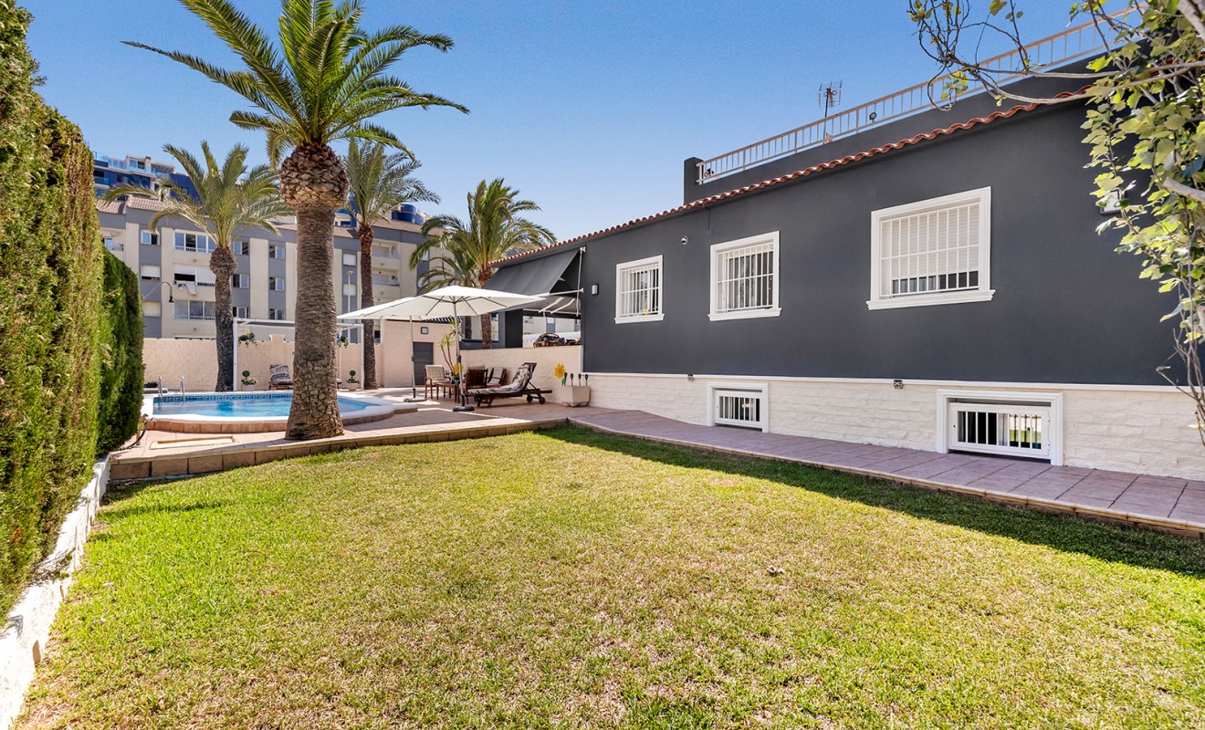 Sale - Villa - Torrevieja - Rocio del mar