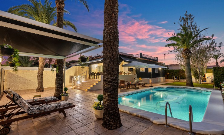 Sale - Villa - Torrevieja - Rocio del mar