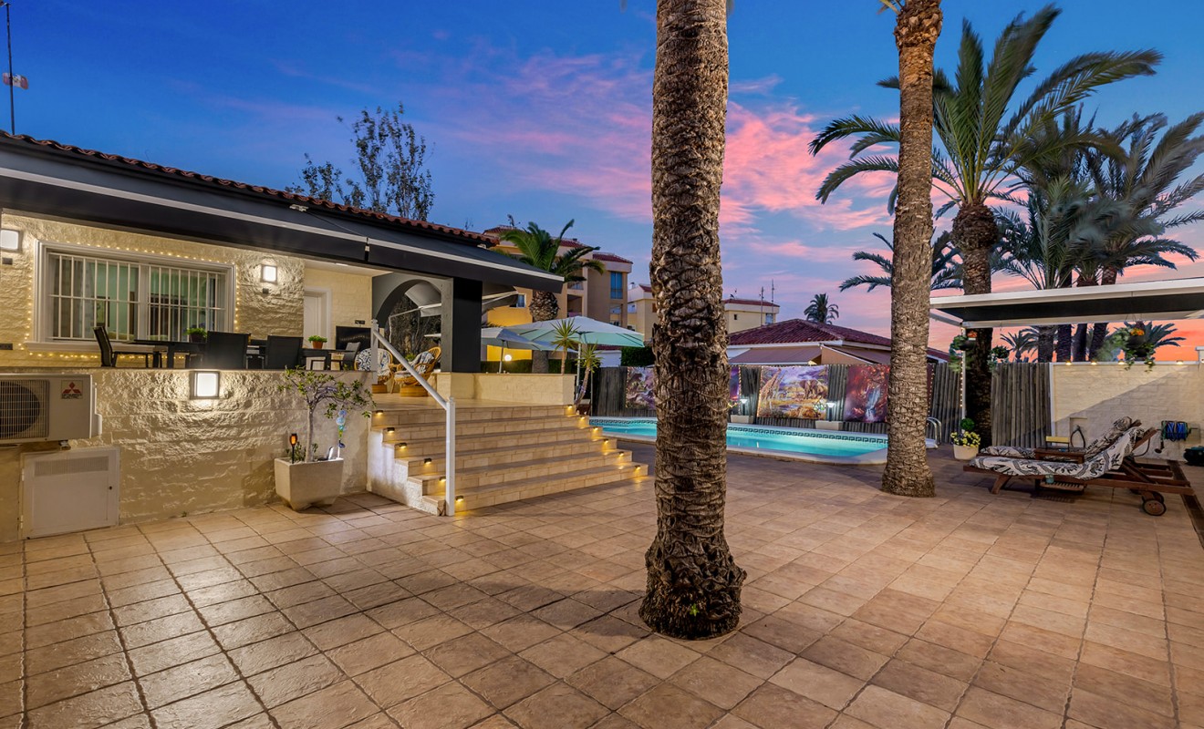 Sale - Villa - Torrevieja - Rocio del mar