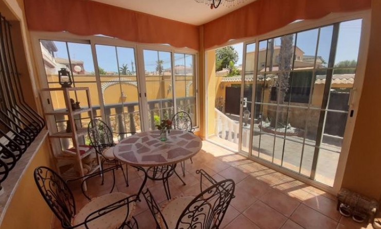 Wederverkoop - Villa - Torrevieja - Aguas Nuevas