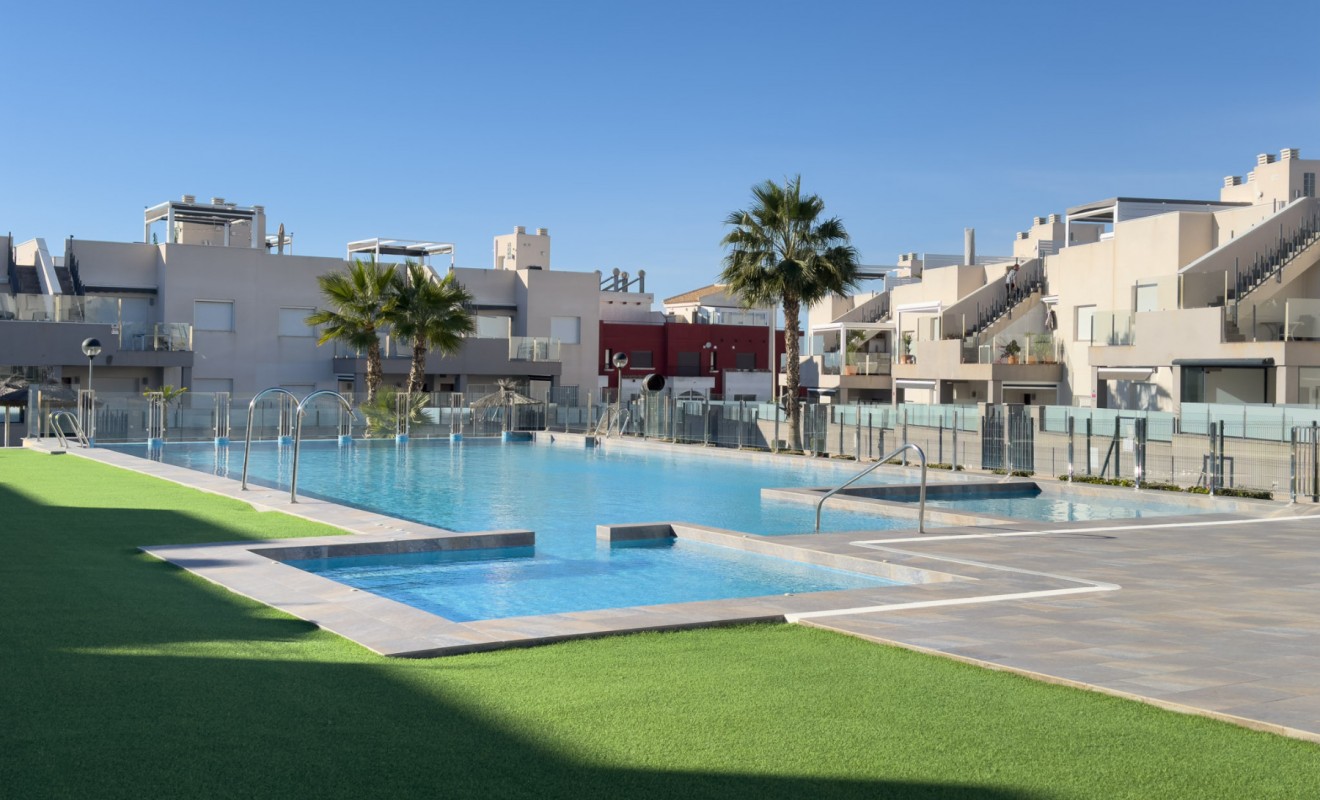 Sale - Bungalow - Torrevieja - Aguas Nuevas