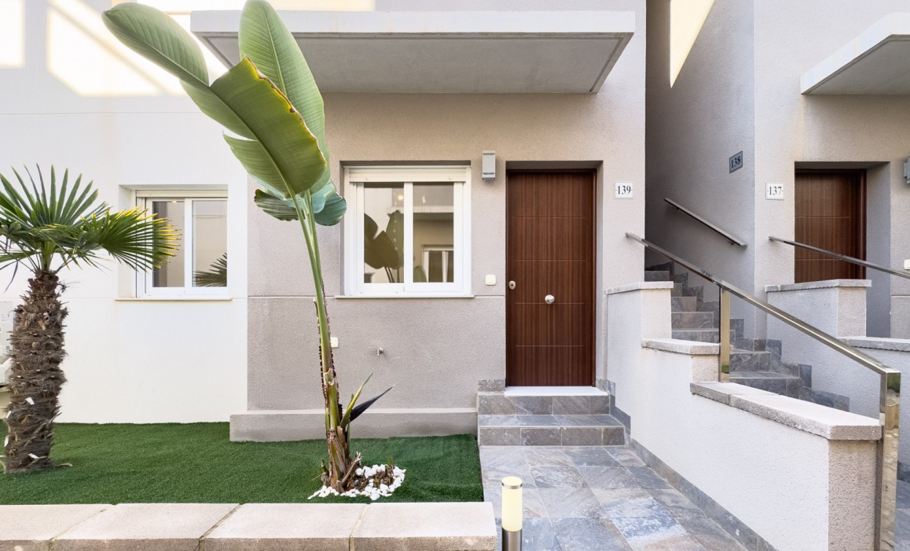 Sale - Bungalow - Torrevieja - Aguas Nuevas