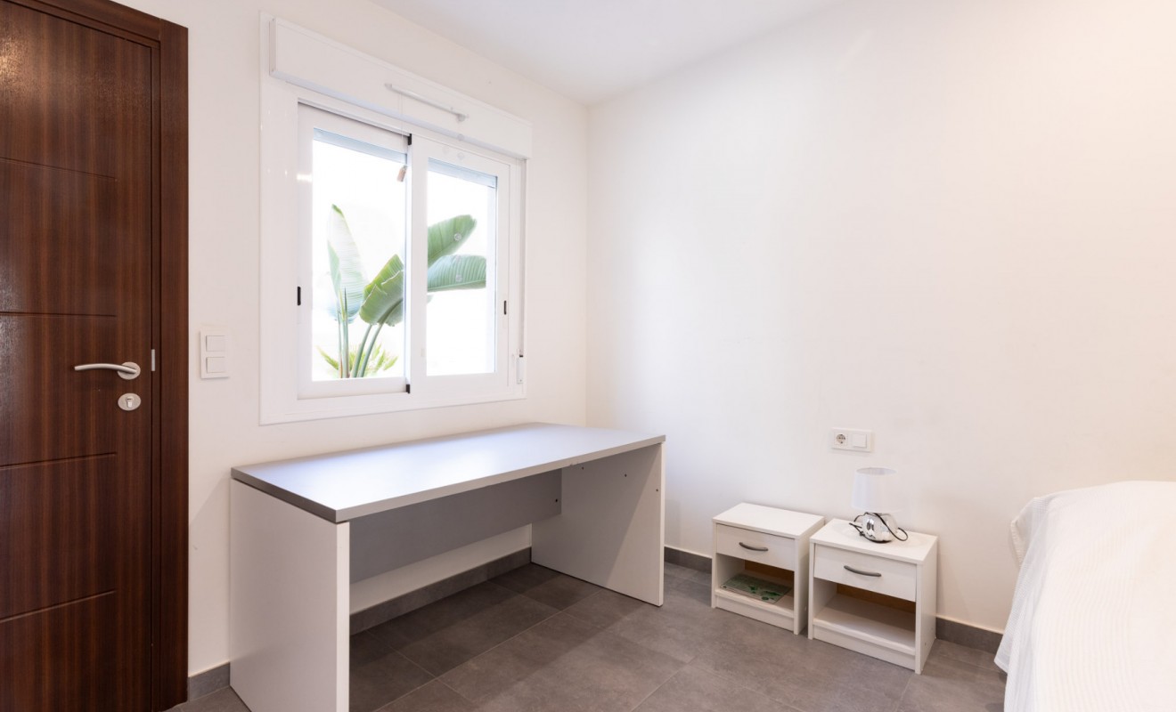 Sale - Bungalow - Torrevieja - Aguas Nuevas